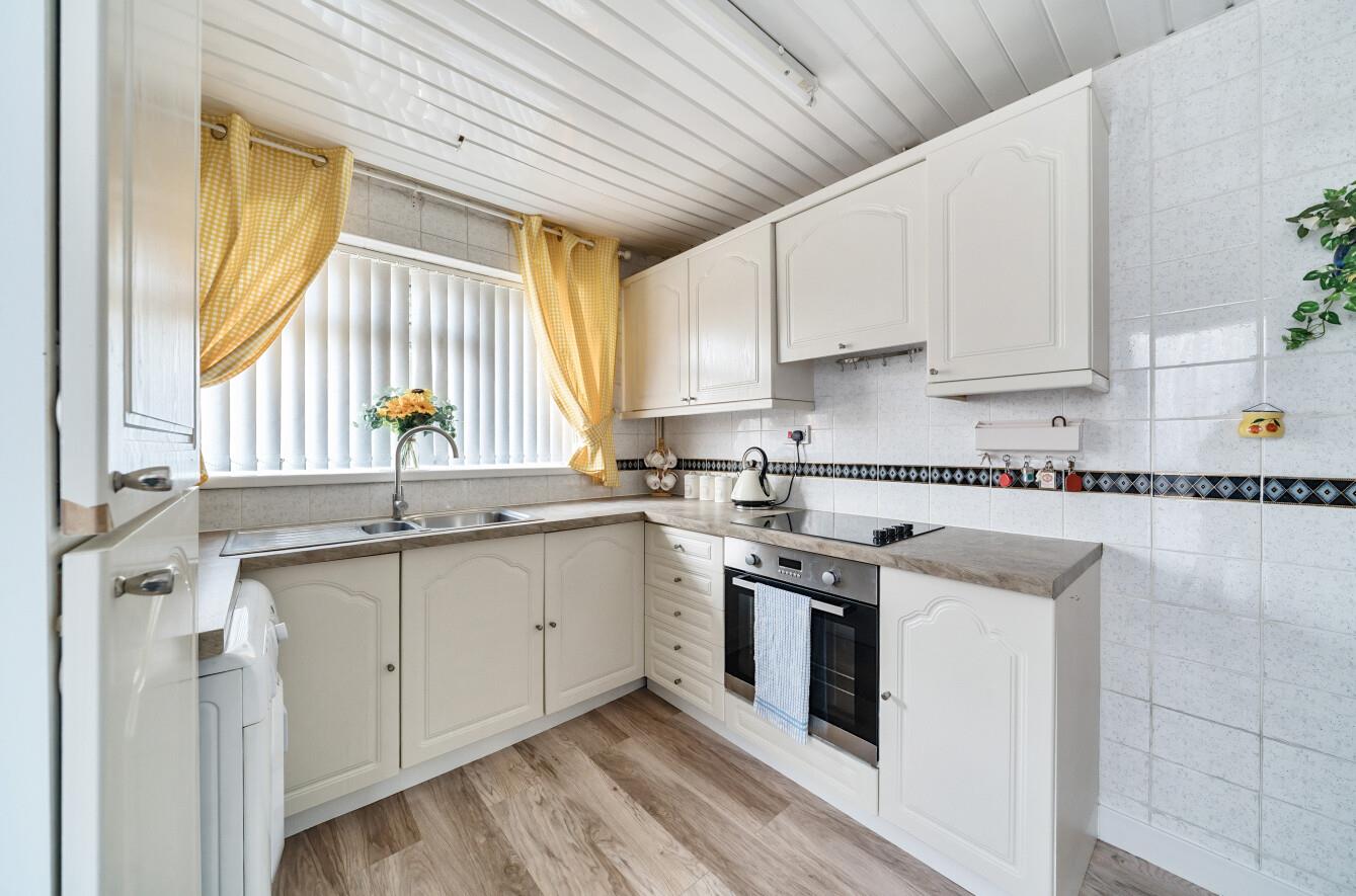 Penrhiw Road, Morriston, Swansea, SA6 6BS